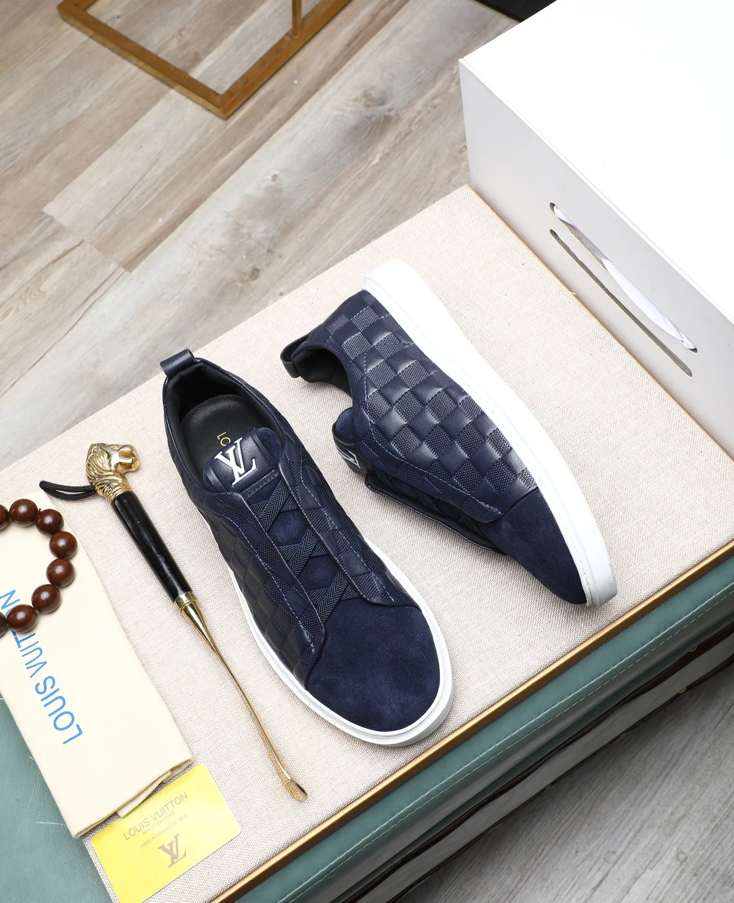 Men's shoes 💰460 【LOUIS VUITTON】Louis Vuitton 2 new products 👟Milan fashion show style 🇰🇾🇰🇾LV family logo, celebrity style, a must-have for fashionistas ⚠️Imported materials ➕Cow leather ➕Breathable leather lining ➕Special outsole 👞Number 38-44 (45 46 custom-made)